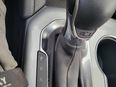 Used 2025 Chevrolet Blazer LT image 9