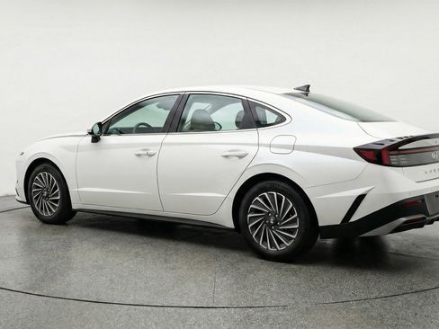 Used 2025 Hyundai Sonata SEL FWD image 6