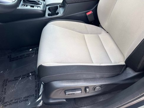 Used 2023 Honda CR-V EX image 18
