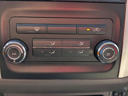 Used 2019 Nissan Frontier SV image 23