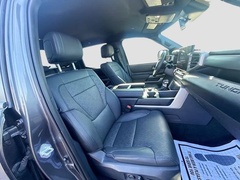 Used 2025 Toyota Tundra SR5 w/ SR5 Premium Package AWD/4WD image 32