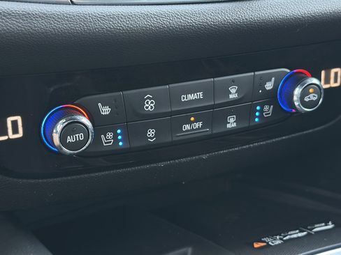 Certified 2024 Buick Enclave Premium image 35