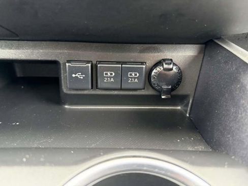 Used 2021 Toyota Highlander XSE AWD/4WD image 25