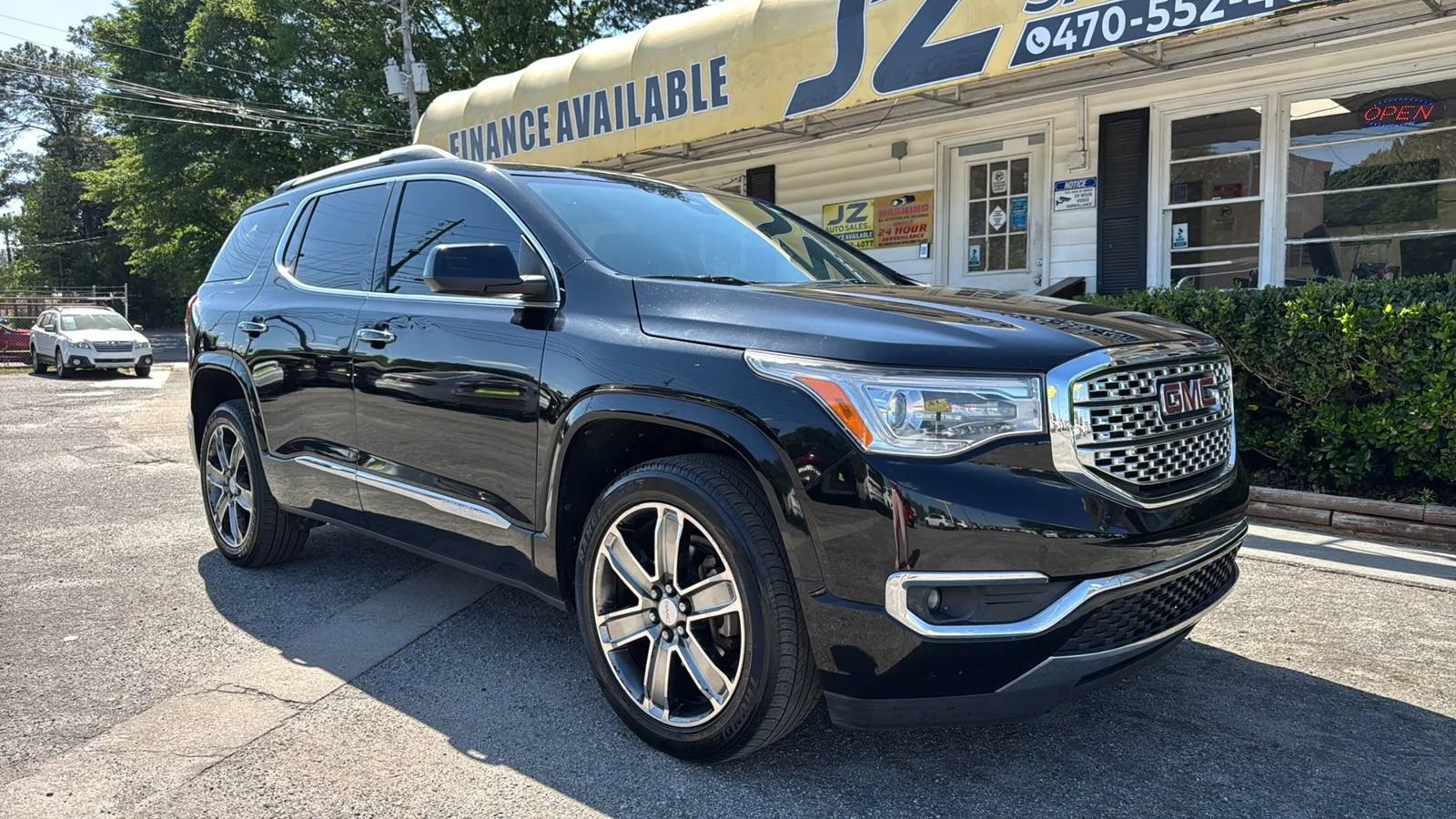 Used 2017 GMC Acadia Denali FWD image 1