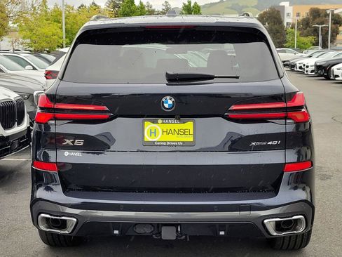 New 2026 BMW X5 xDrive40i w/ M Sport Package AWD/4WD image 7