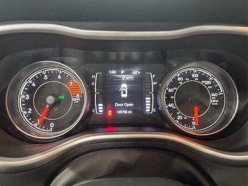 Used 2018 Jeep Cherokee Latitude Plus image 21