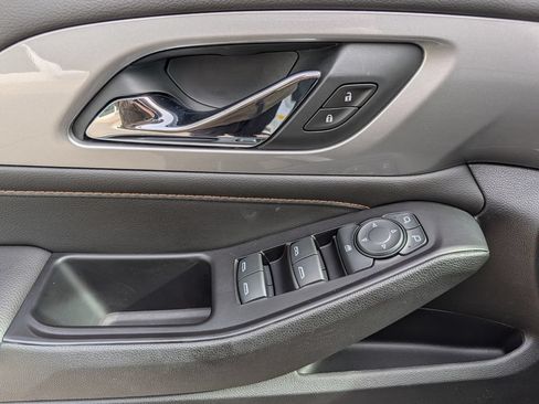 Used 2020 Chevrolet Traverse RS FWD image 15