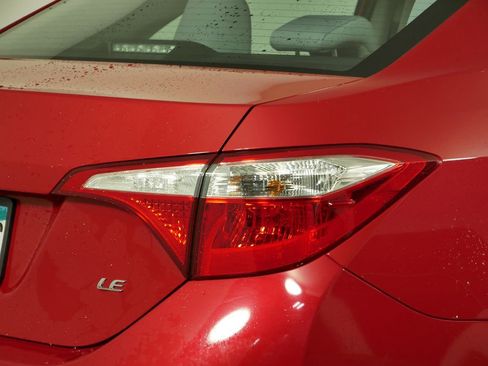 Used 2016 Toyota Corolla LE image 11