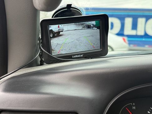 Used 2005 Ford Excursion XLT image 29