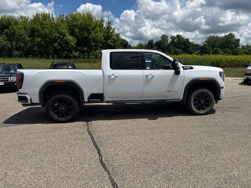 Used 2024 GMC Sierra 2500 AT4 w/ AT4 Premium Plus Package AWD/4WD image 8