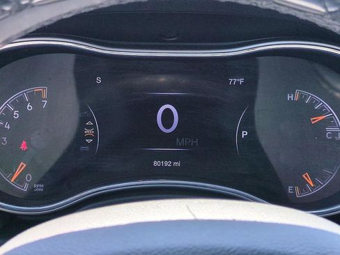 Used 2020 Jeep Grand Cherokee Altitude AWD/4WD image 18