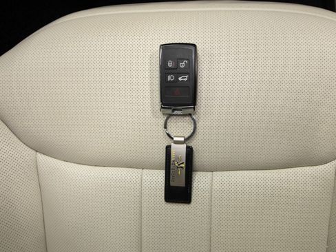 Used 2024 Land Rover Range Rover SE image 70