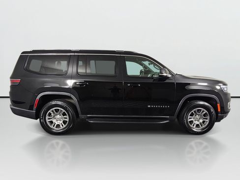 Used 2022 Jeep Wagoneer Series I AWD/4WD image 2