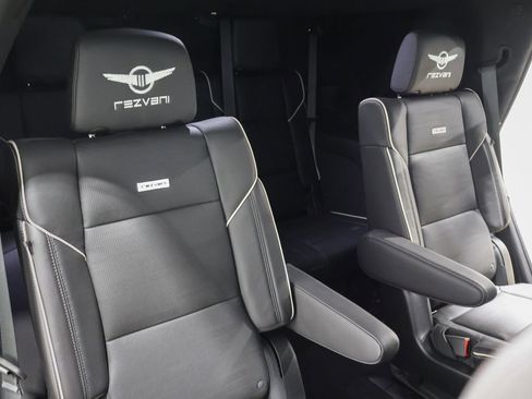 Used 2023 Cadillac Escalade Premium Luxury image 54