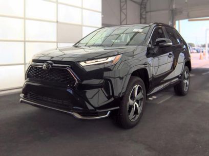 Used 2025 Toyota RAV4 SE w/ Weather & Moonroof Package