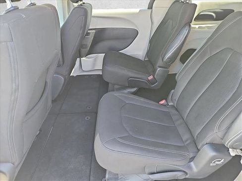 Used 2023 Chrysler Voyager LX image 25