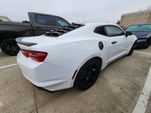 Used 2021 Chevrolet Camaro LT image 5