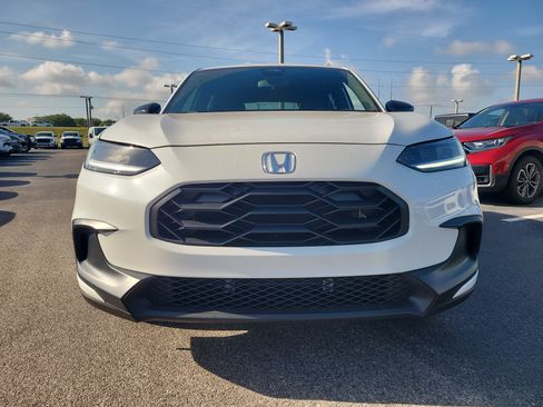 Used 2024 Honda HR-V Sport image 2