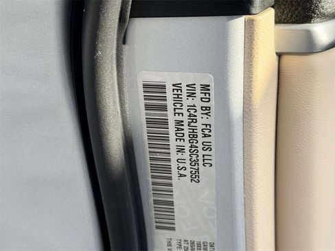 New 2025 Jeep Grand Cherokee Limited image 30