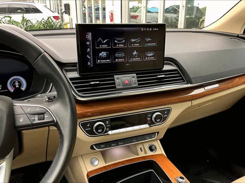 Used 2021 Audi Q5 Premium Plus w/ Premium Plus Package image 6
