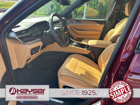 Used 2025 Jeep Grand Cherokee Summit AWD/4WD image 8