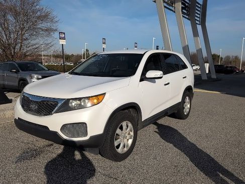 Used 2011 Kia Sorento LX image 1