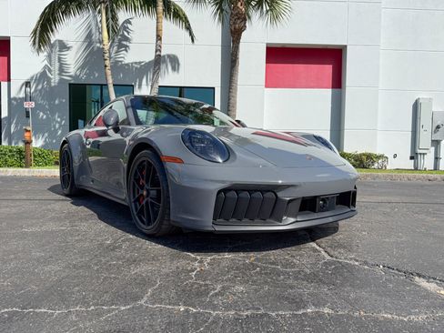 Used 2025 Porsche 911 Carrera GTS image 8