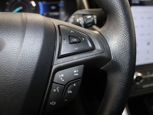 Used 2024 Ford Edge SE image 33