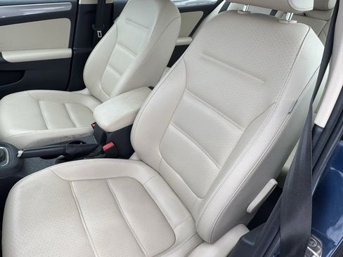 Used 2018 Volkswagen Jetta SE image 9