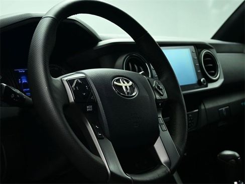 Used 2020 Toyota Tacoma TRD Off-Road image 16