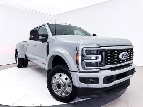 Used 2025 Ford F450 Platinum w/ FX4 Off-Road Package AWD/4WD image 17