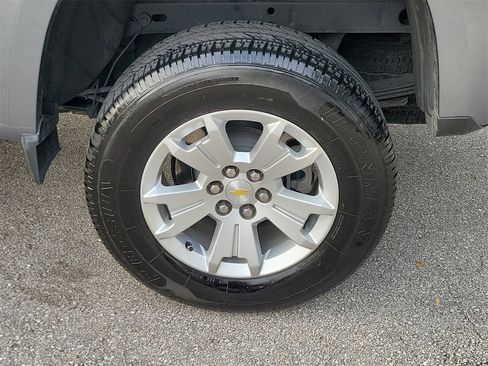 Used 2022 Chevrolet Colorado LT w/ Fleet Safety Package image 5