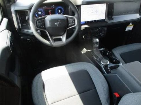 New 2025 Ford Bronco 4-Door image 4