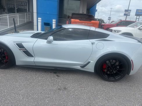 Used 2019 Chevrolet Corvette Grand Sport w/ Carbon Flash Badge Package RWD image 7