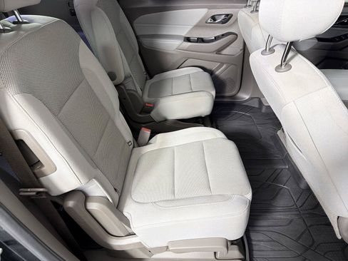 Certified 2020 Chevrolet Traverse LT FWD image 14