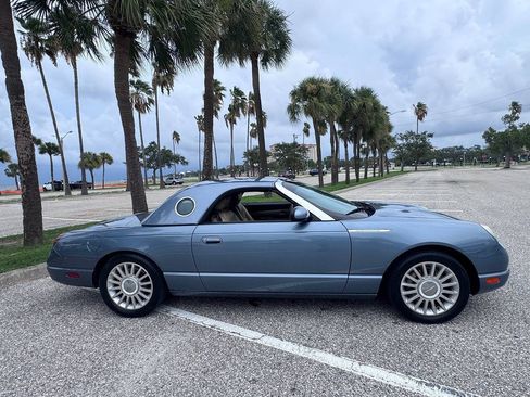 Used 2005 Ford Thunderbird 50th Anniversary RWD image 23