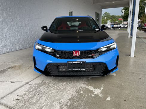 Used 2025 Honda Civic Type R image 3