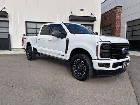 Used 2025 Ford F250 Platinum AWD/4WD image 1
