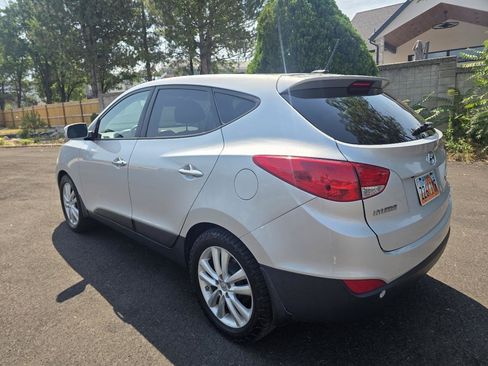 Used 2011 Hyundai Tucson Limited w/ Premium Pkg 3 AWD/4WD image 3