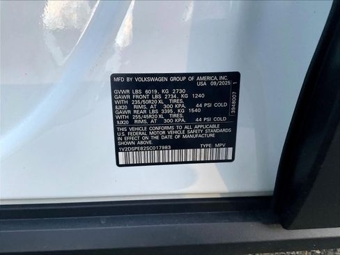 New 2025 Volkswagen ID.4 Pro image 17