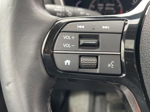 Used 2025 Honda Pilot Touring image 20