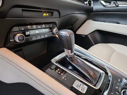 Used 2023 MAZDA CX-5 AWD 2.5 S w/ Premium Package image 12