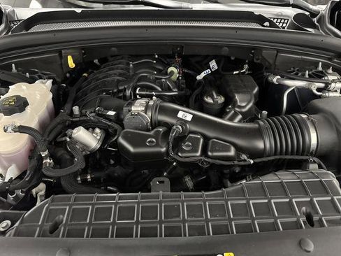 Used 2025 Jeep Grand Cherokee L Limited w/ Luxury Tech Group II image 40