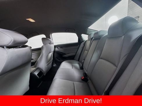 Used 2018 Honda Accord LX image 9