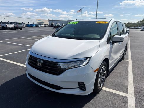 Used 2024 Honda Odyssey EX-L image 2