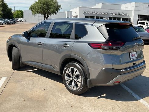 Used 2023 Nissan Rogue SV image 7