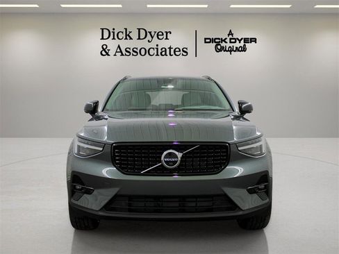 New 2026 Volvo XC40 B5 Ultra w/ Protection Package Premier image 8