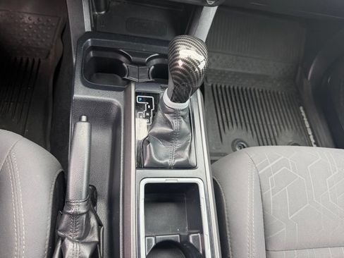 Used 2019 Toyota Tacoma TRD Off-Road AWD/4WD image 14