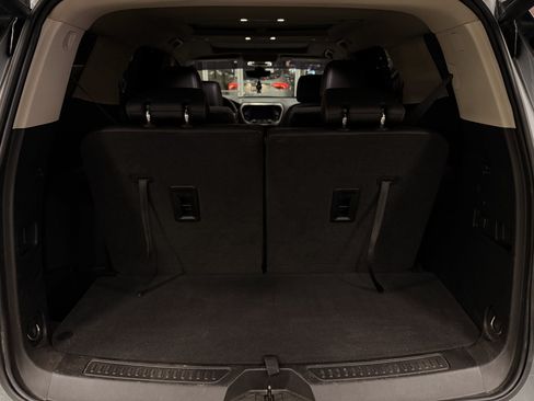 Used 2023 GMC Acadia Denali w/ Denali Technology Package FWD image 10