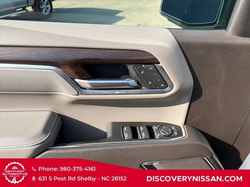 Used 2025 GMC Sierra 1500 SLT AWD/4WD image 11